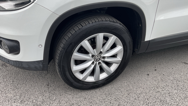 Volkswagen Tiguan 2.0 TDi BlueMotion Tech Match 4MOTION 5dr 150 DSG Diesel Estate